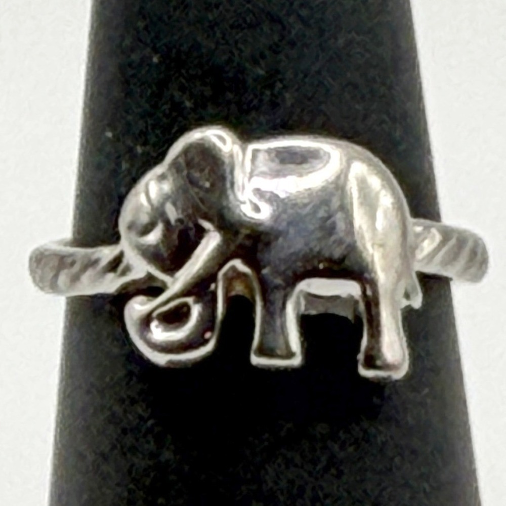 Elephant Ring Size 5.75 Animal Jewelry Statement Ring or pinky ring